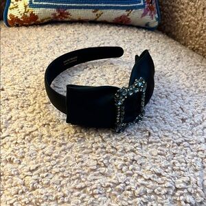 Elegant Black Headband with Crystal Embellishments